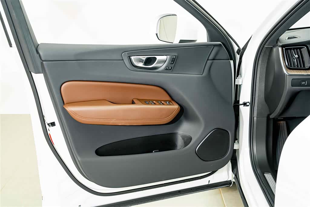 Volvo XC60, 2023 16