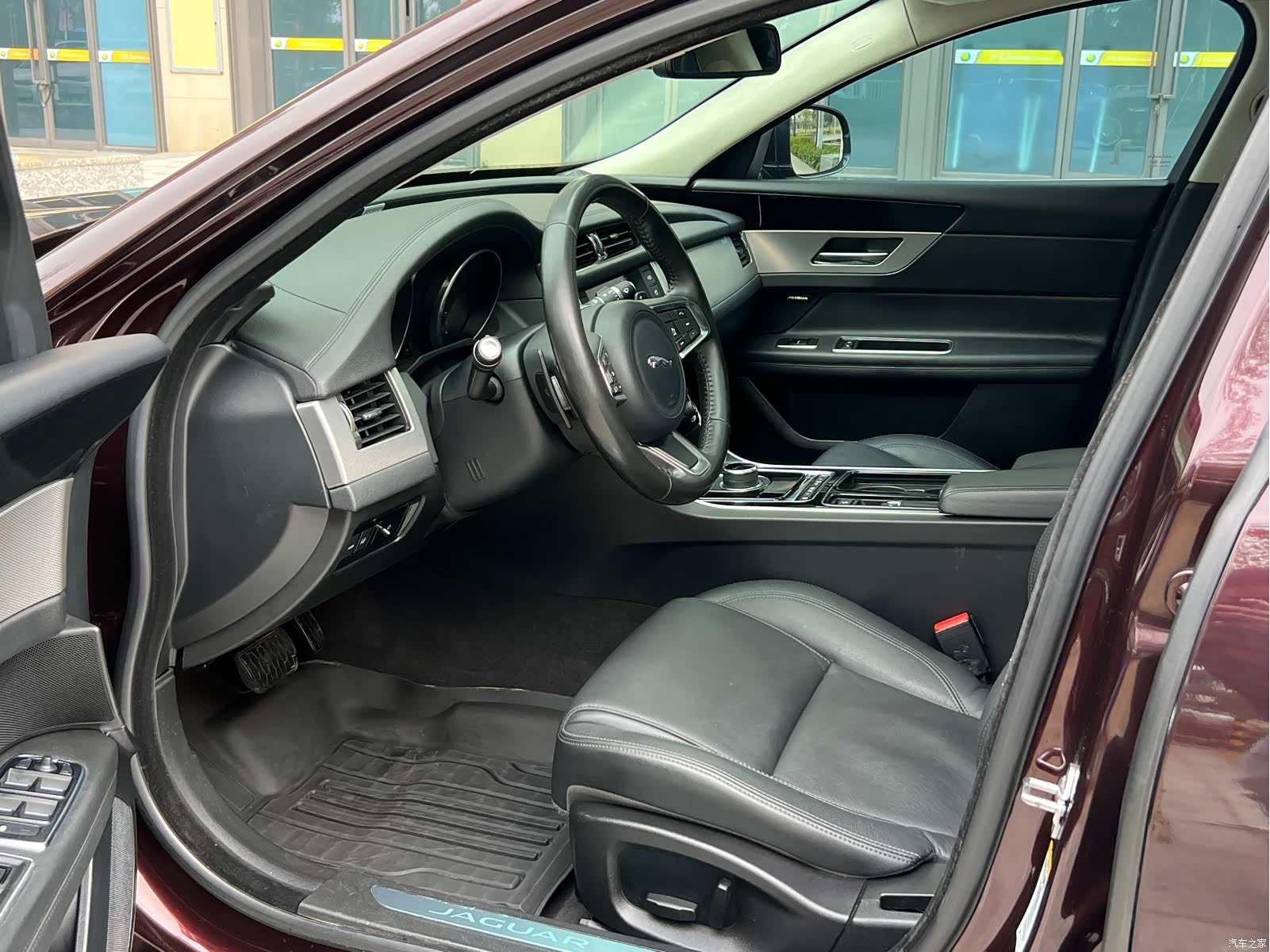 Land Rover XFL, 2018 10