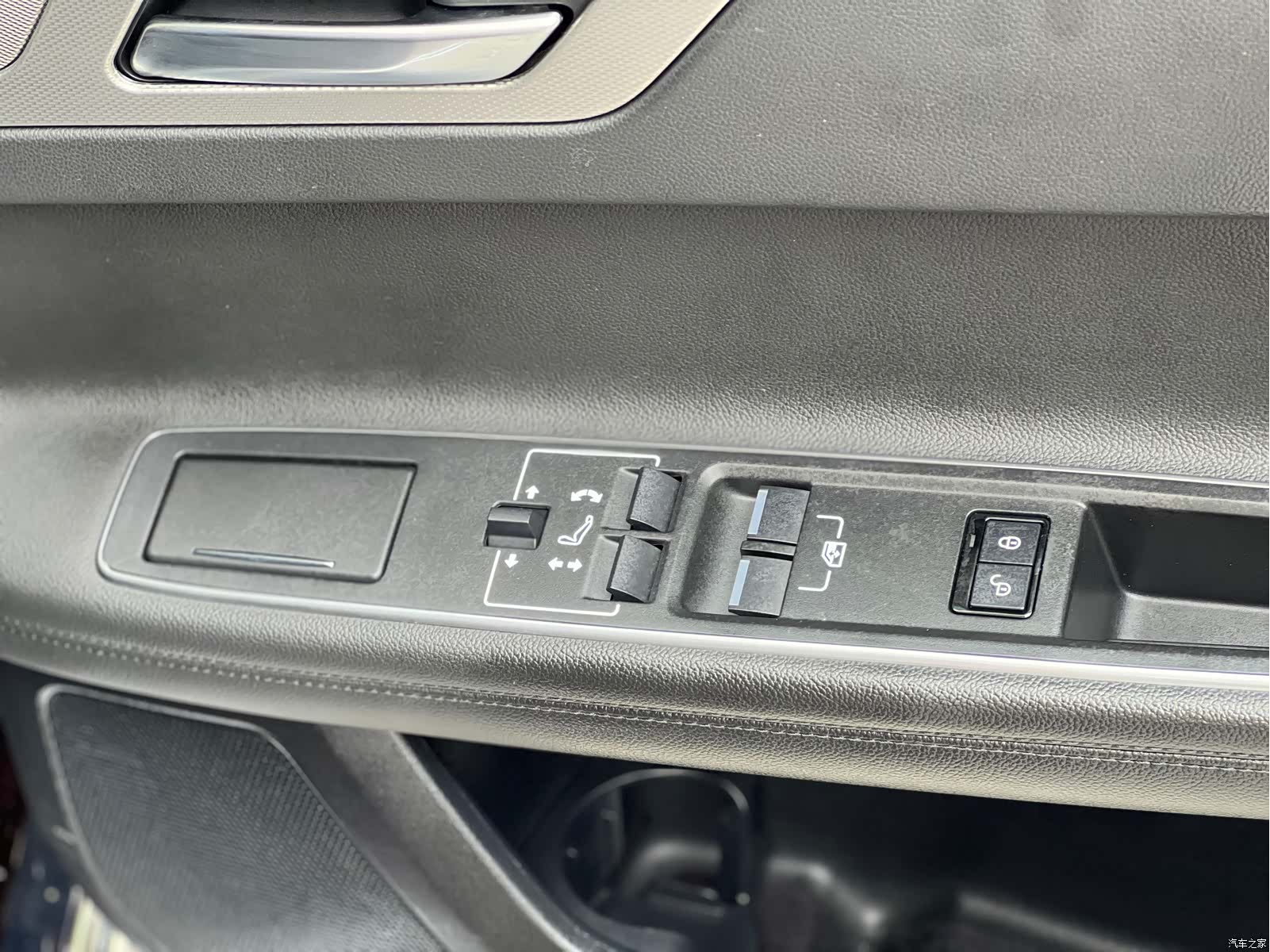 Land Rover XFL, 2018 6