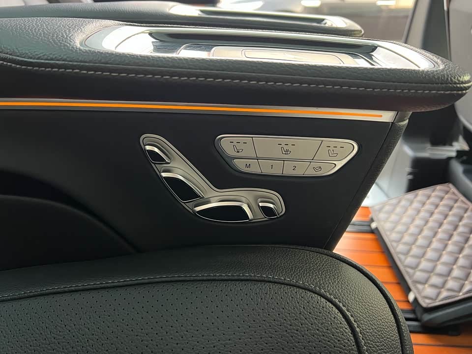 Mercedes-Benz V-class