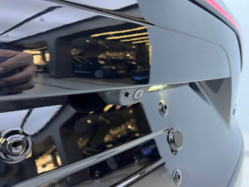 AITO Ask the world M9