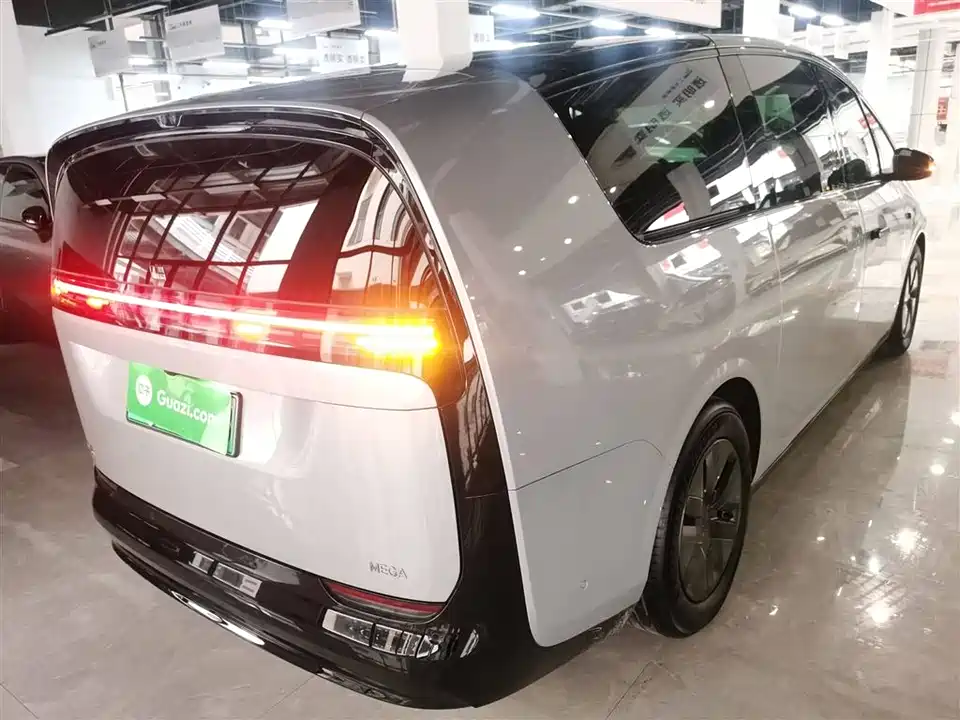 Li Auto Ideal MEGA
