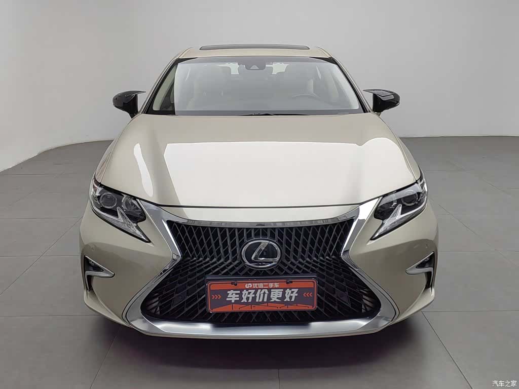 Lexus ES, 2016 3