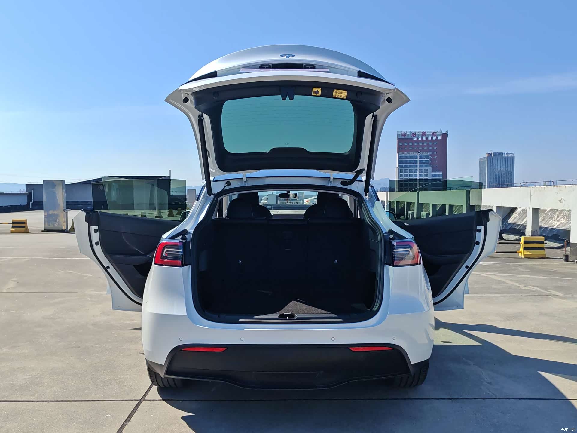 Tesla Model Y, 2021 13