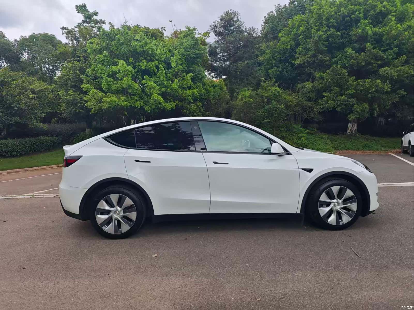 Tesla Model Y, 2021 11