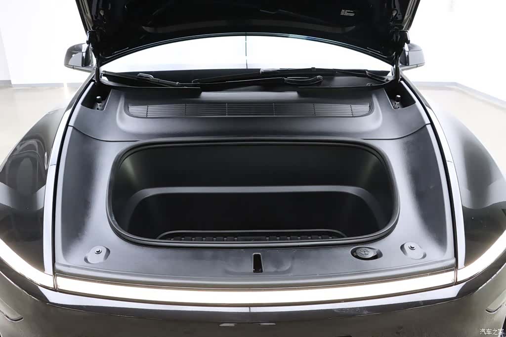 Tesla Model Y, 2026 25