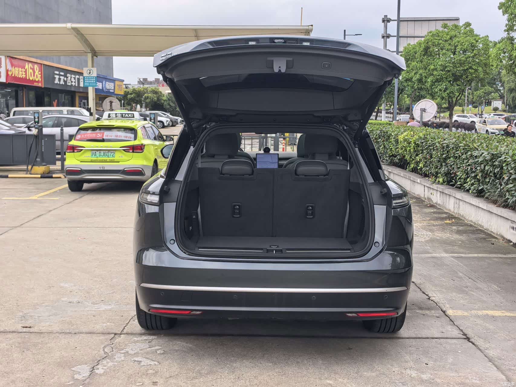 NIO ES8, 2023 9