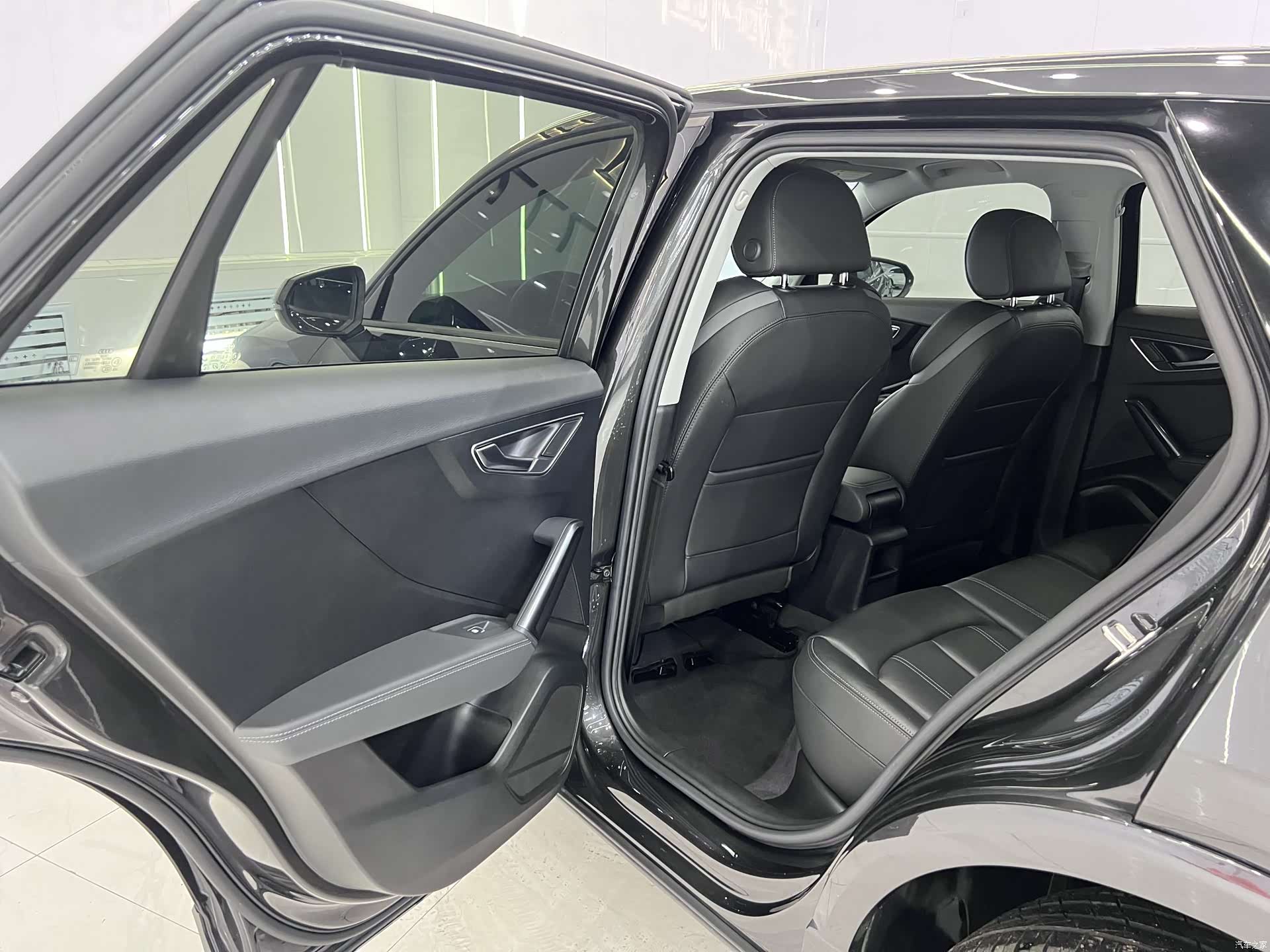 Audi Q2L, 2022 11