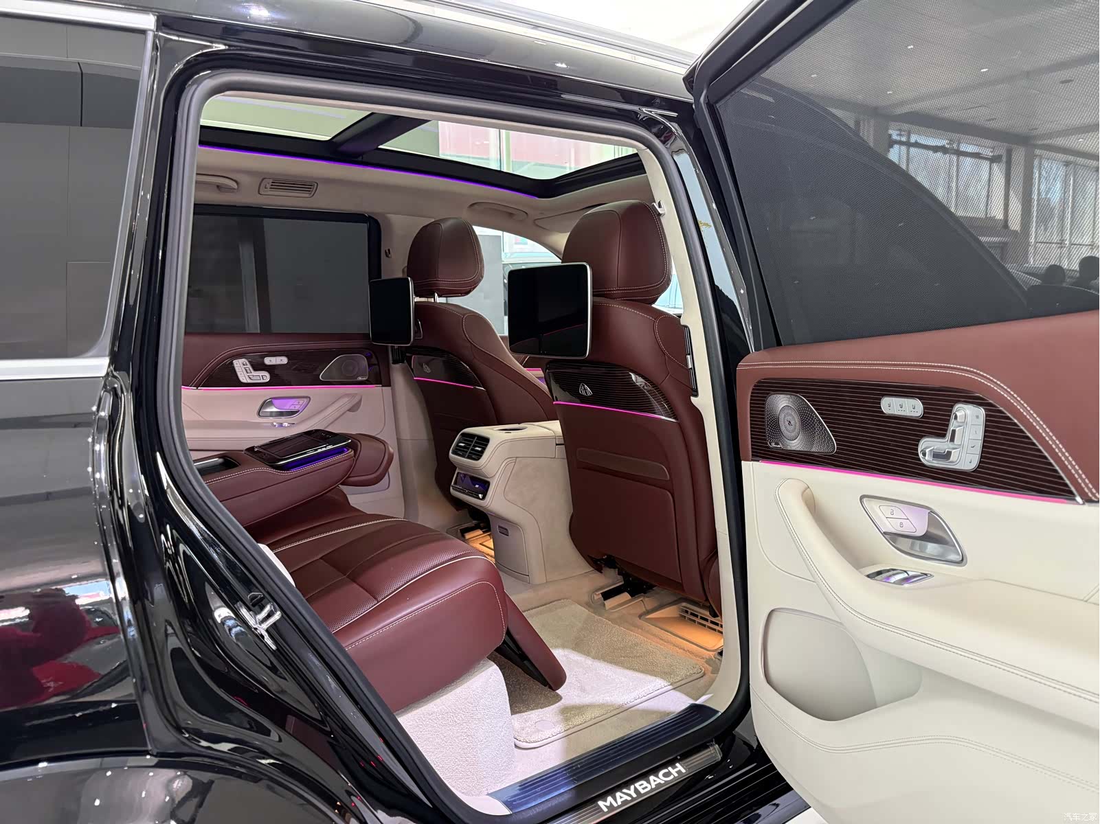 Maybach GLS, 2022 10