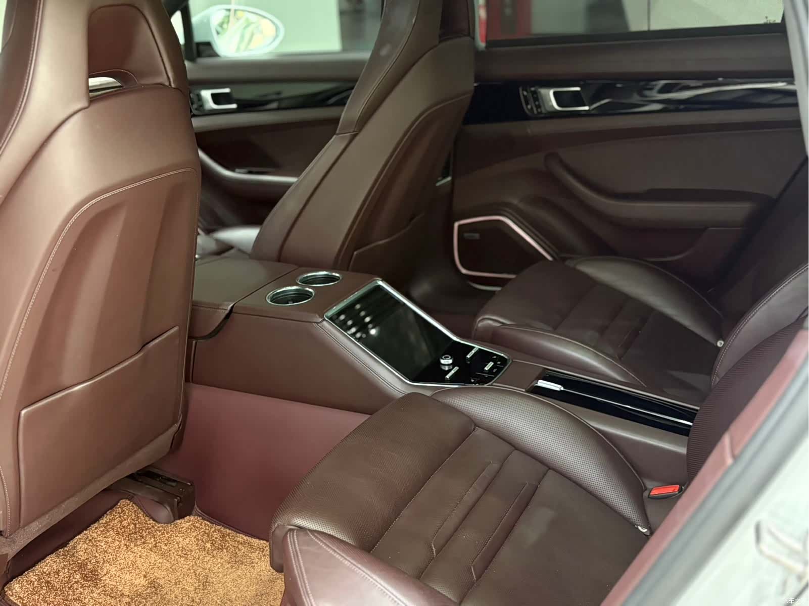 Porsche Panamera, 2018 11