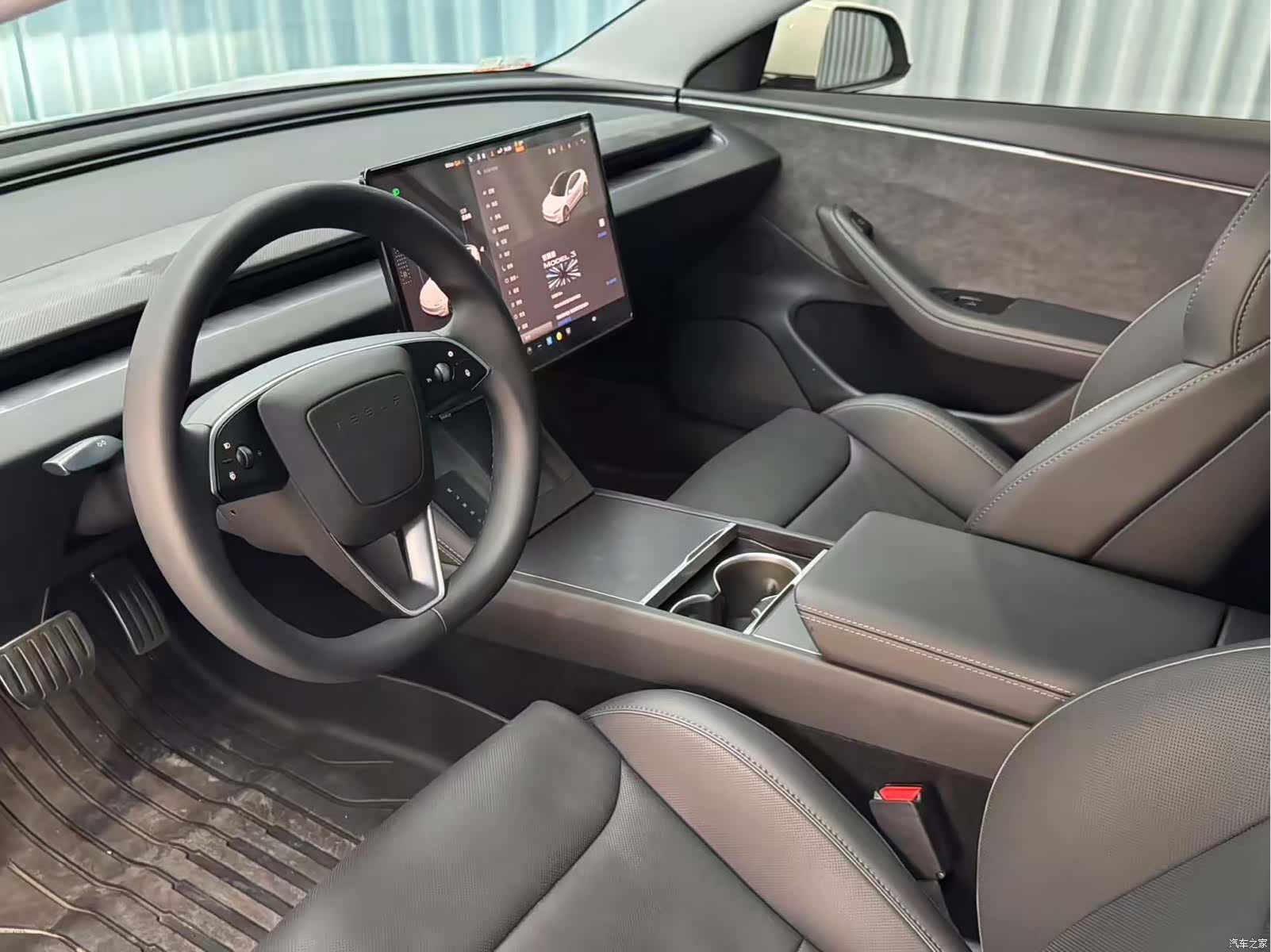 Tesla Model 3, 2025 3