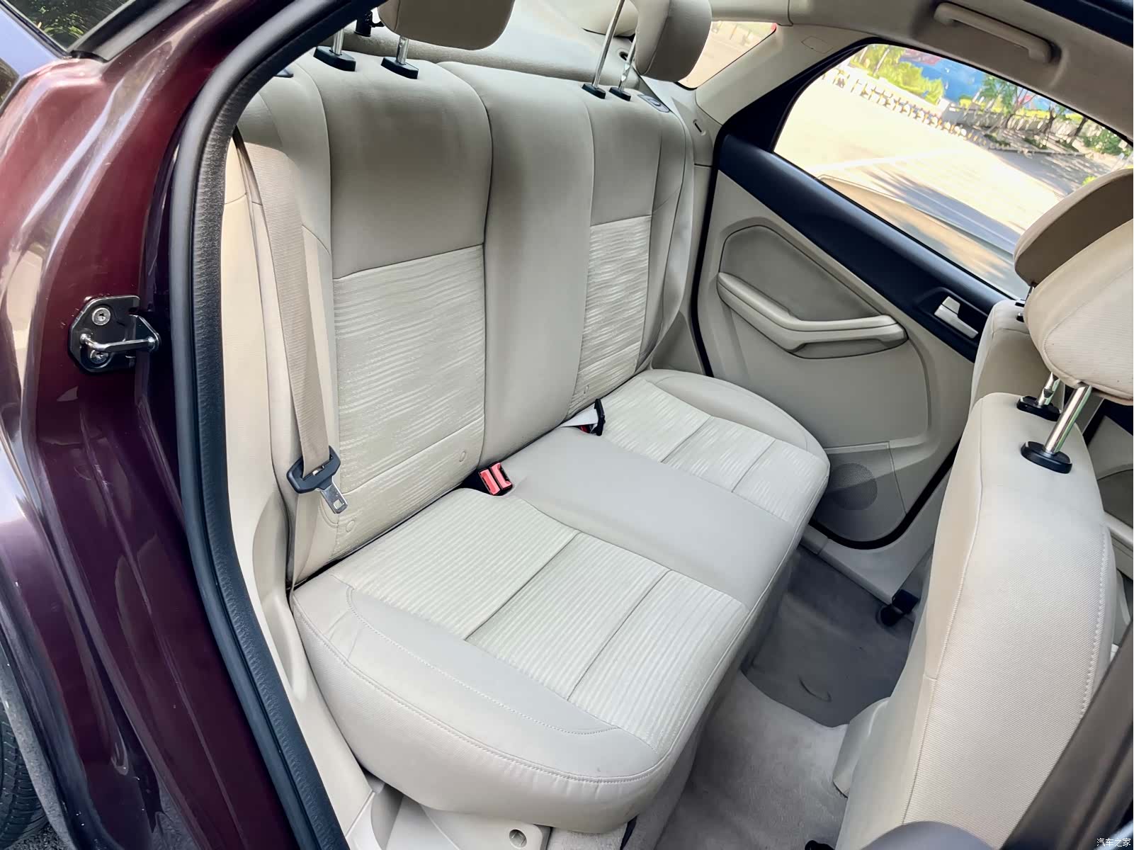 Ford Focus, 2014 18
