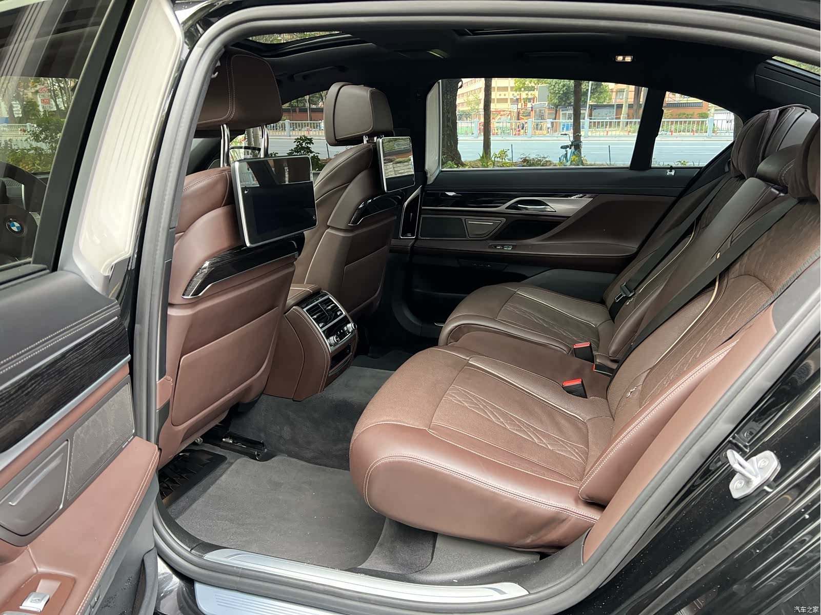 BMW 7 Series, 2018 все фото