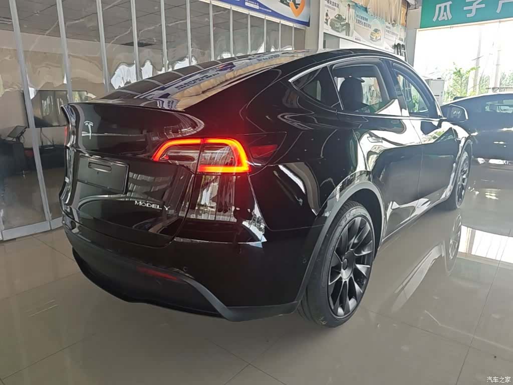 Tesla Model Y, 2021 7