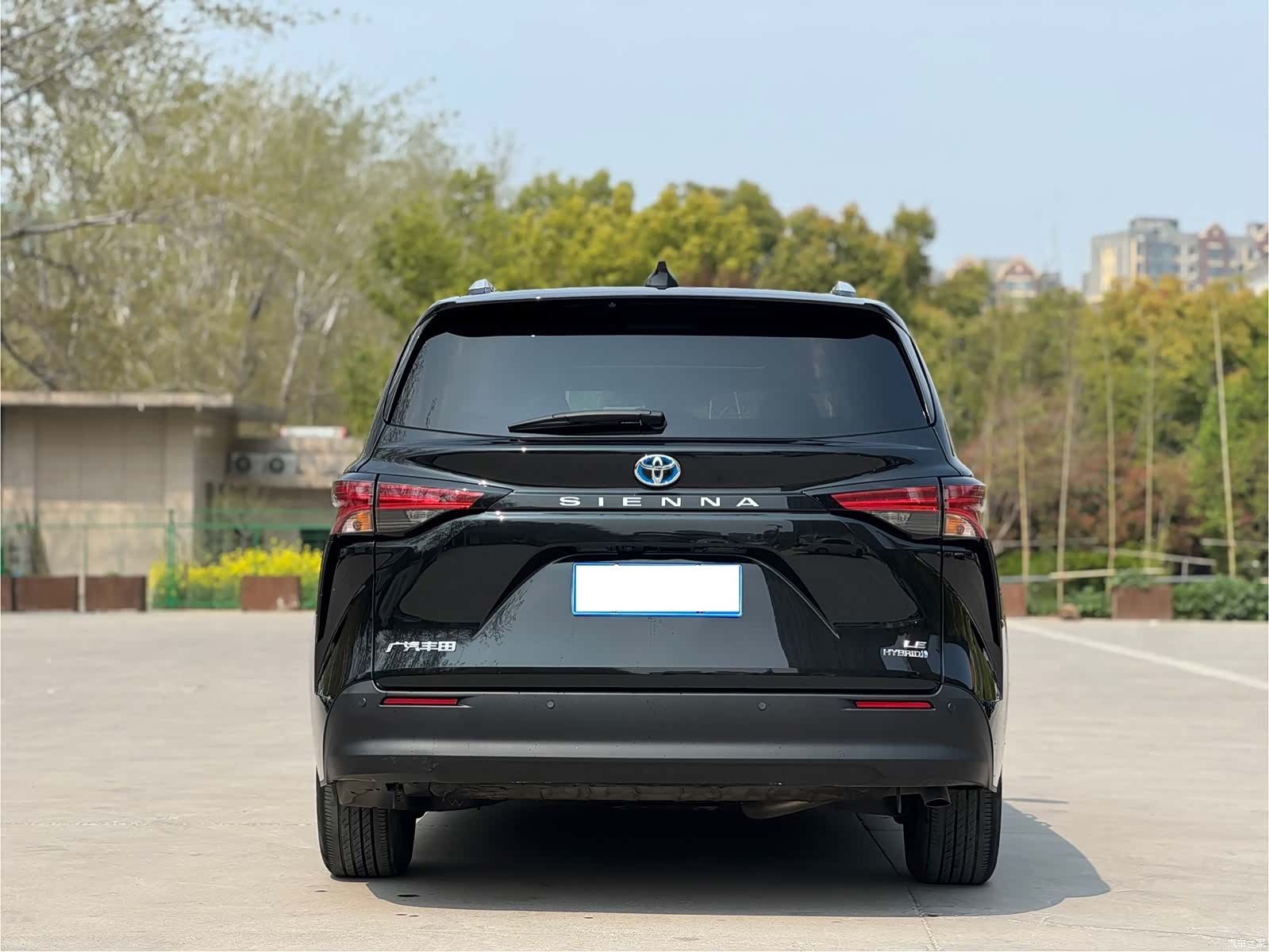 Toyota Sienna, 2023 все фото
