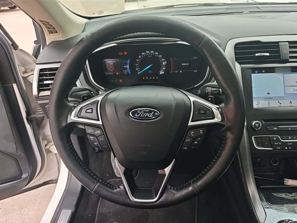 Ford Mondeo, 2017 11