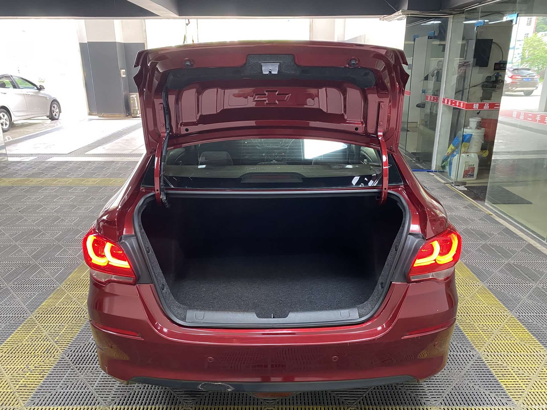 Chevrolet 320, 2019 8