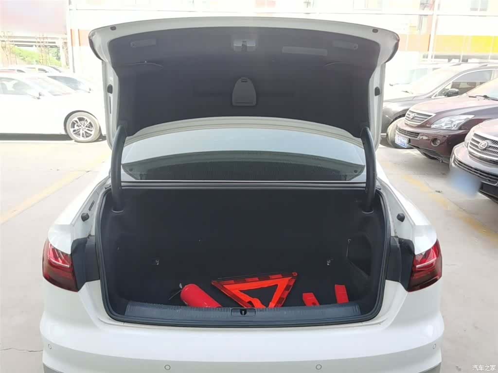 Audi A4L, 2024 19