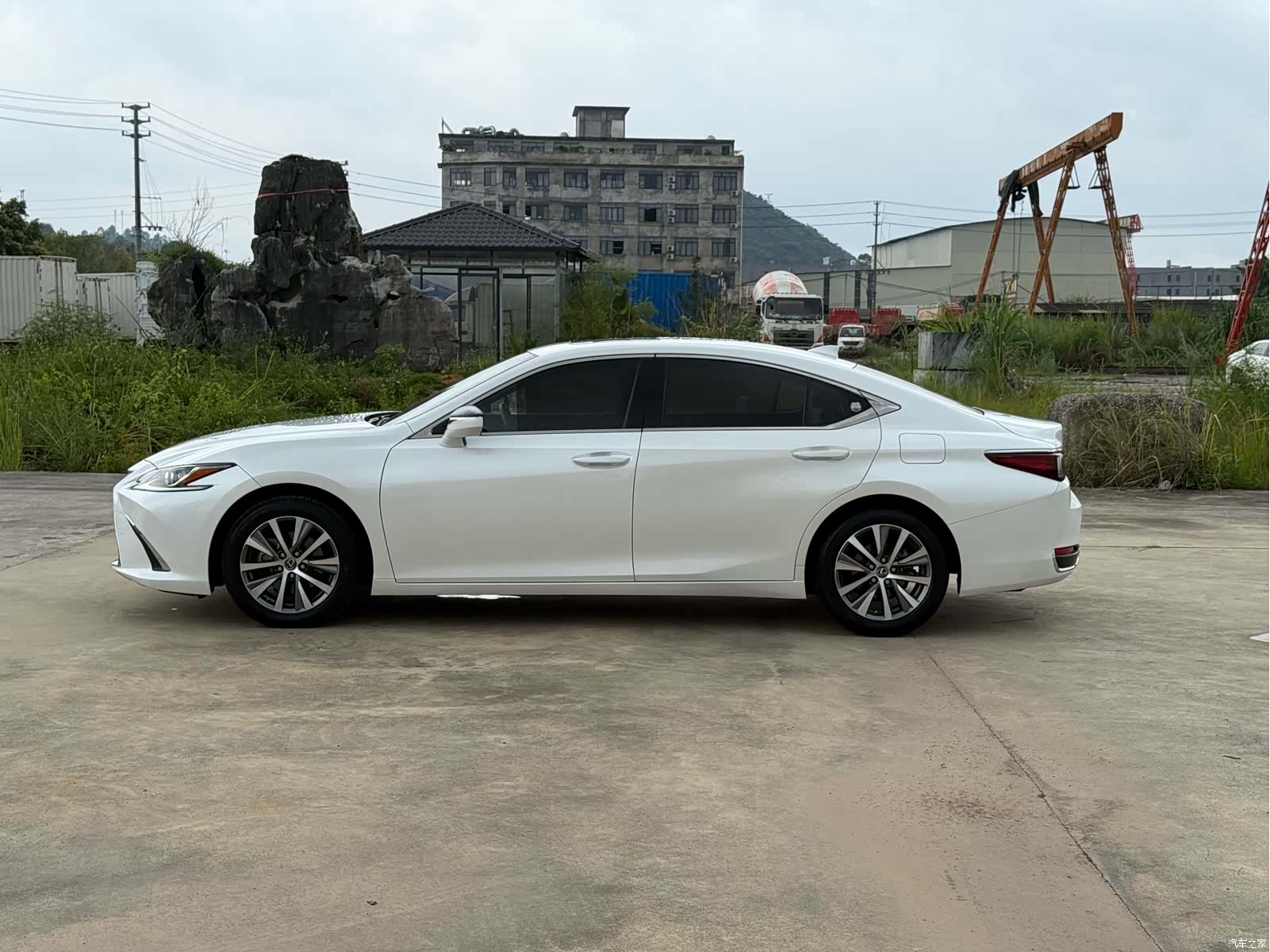 Lexus ES, 2020 10