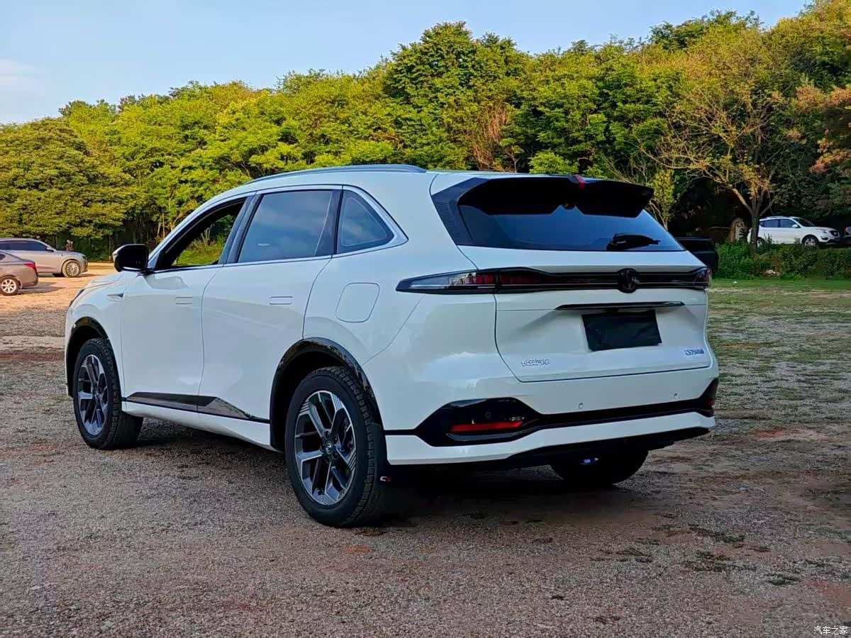 Changan CS75, 2026 4