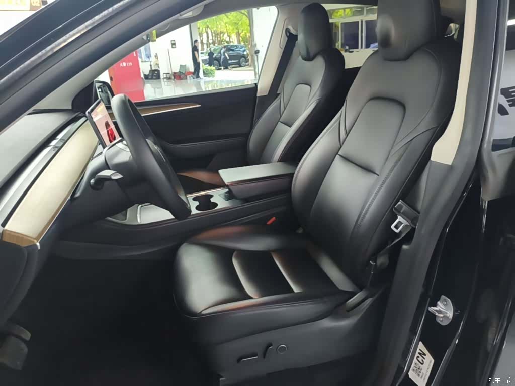 Tesla Model Y, 2022 15