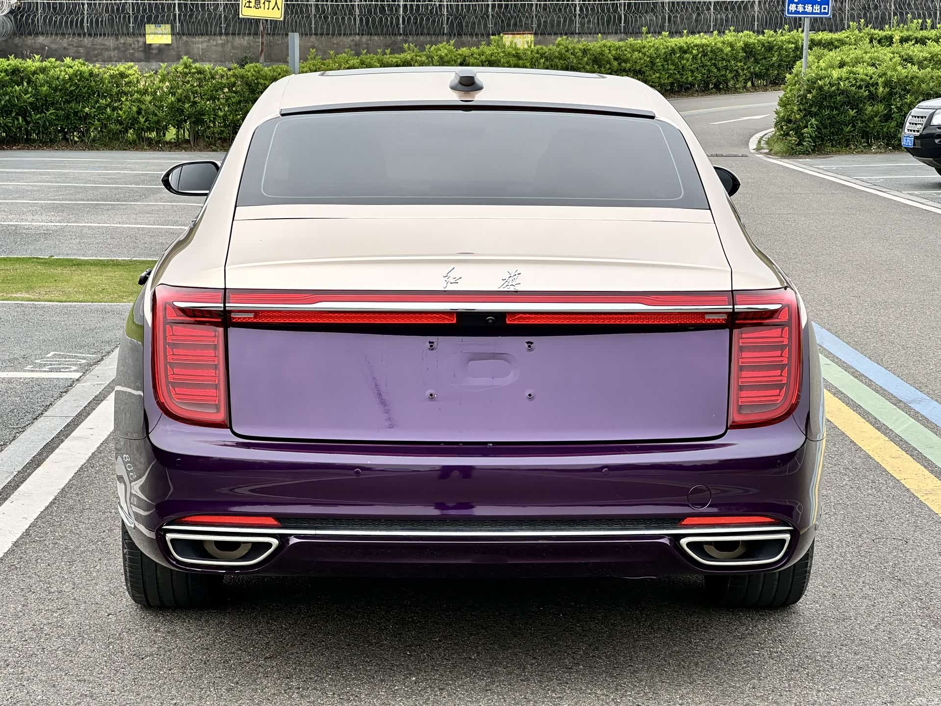 Hongqi H9, 2022 7