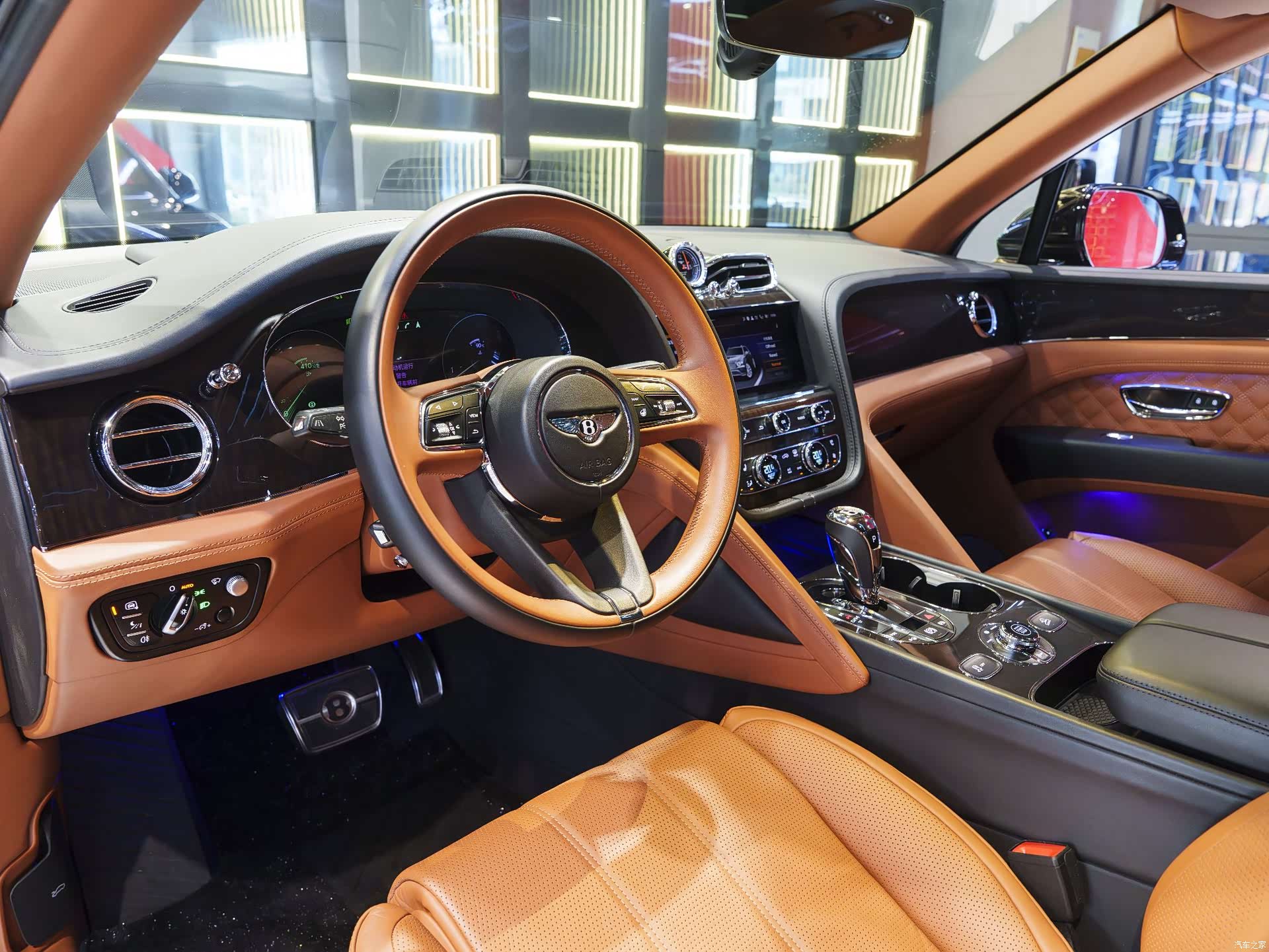 Bentley Bentayga, 2022 13