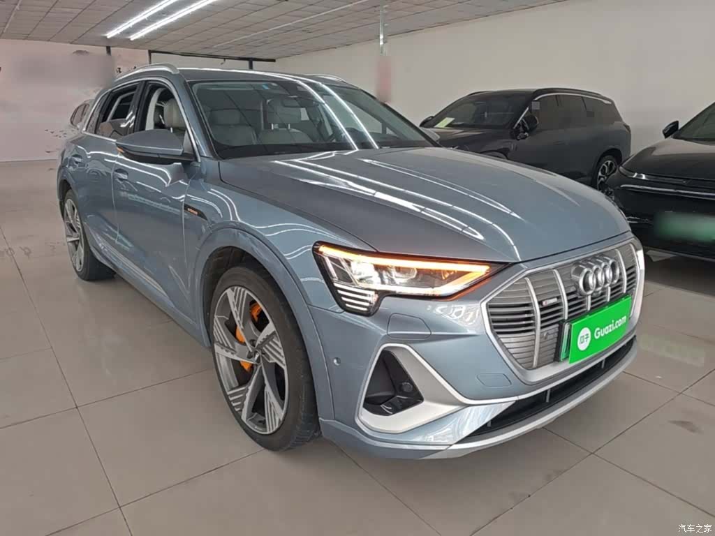 Audi e-tron, 2021 4