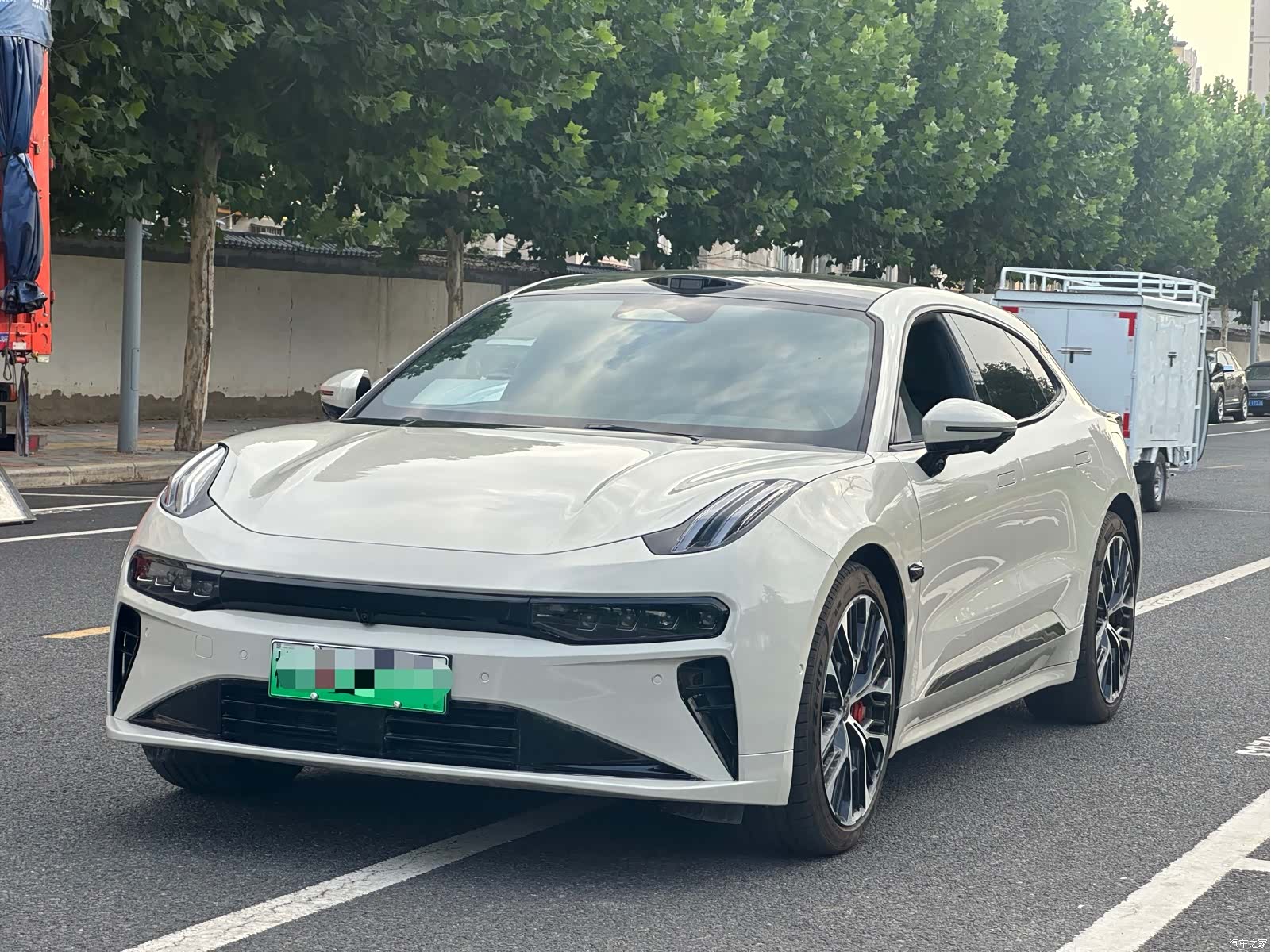 Zeekr 001