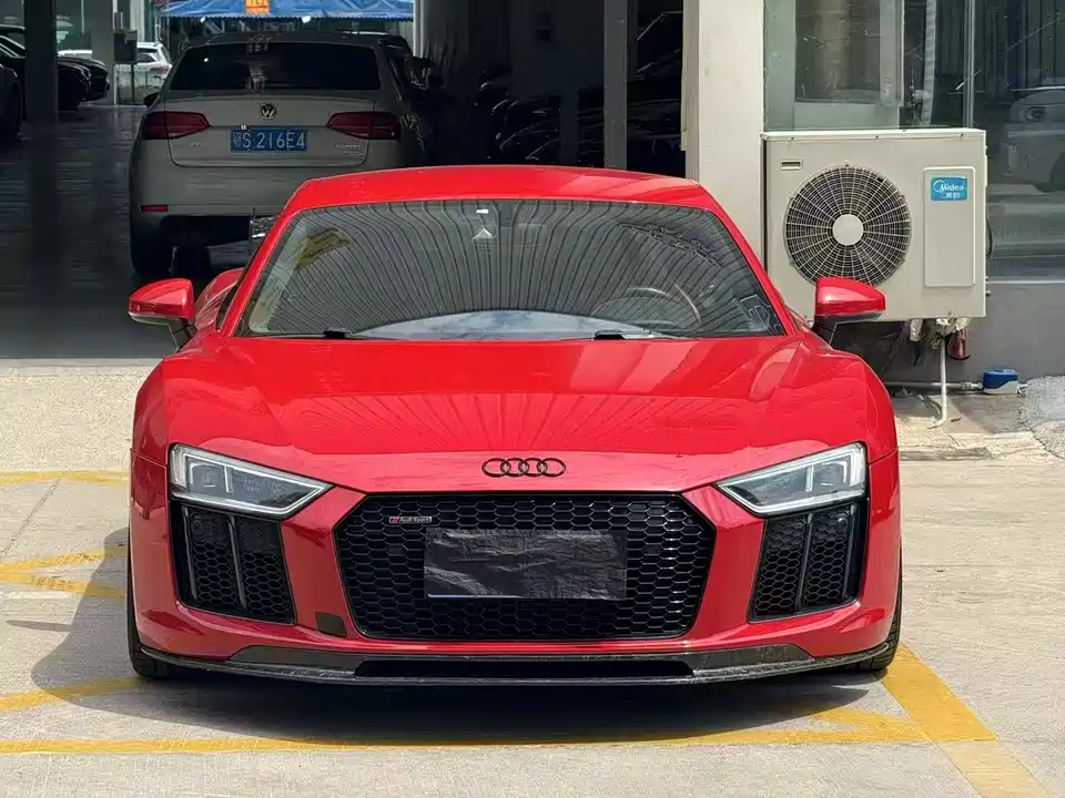 Audi R8