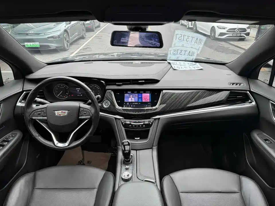 Cadillac XT6