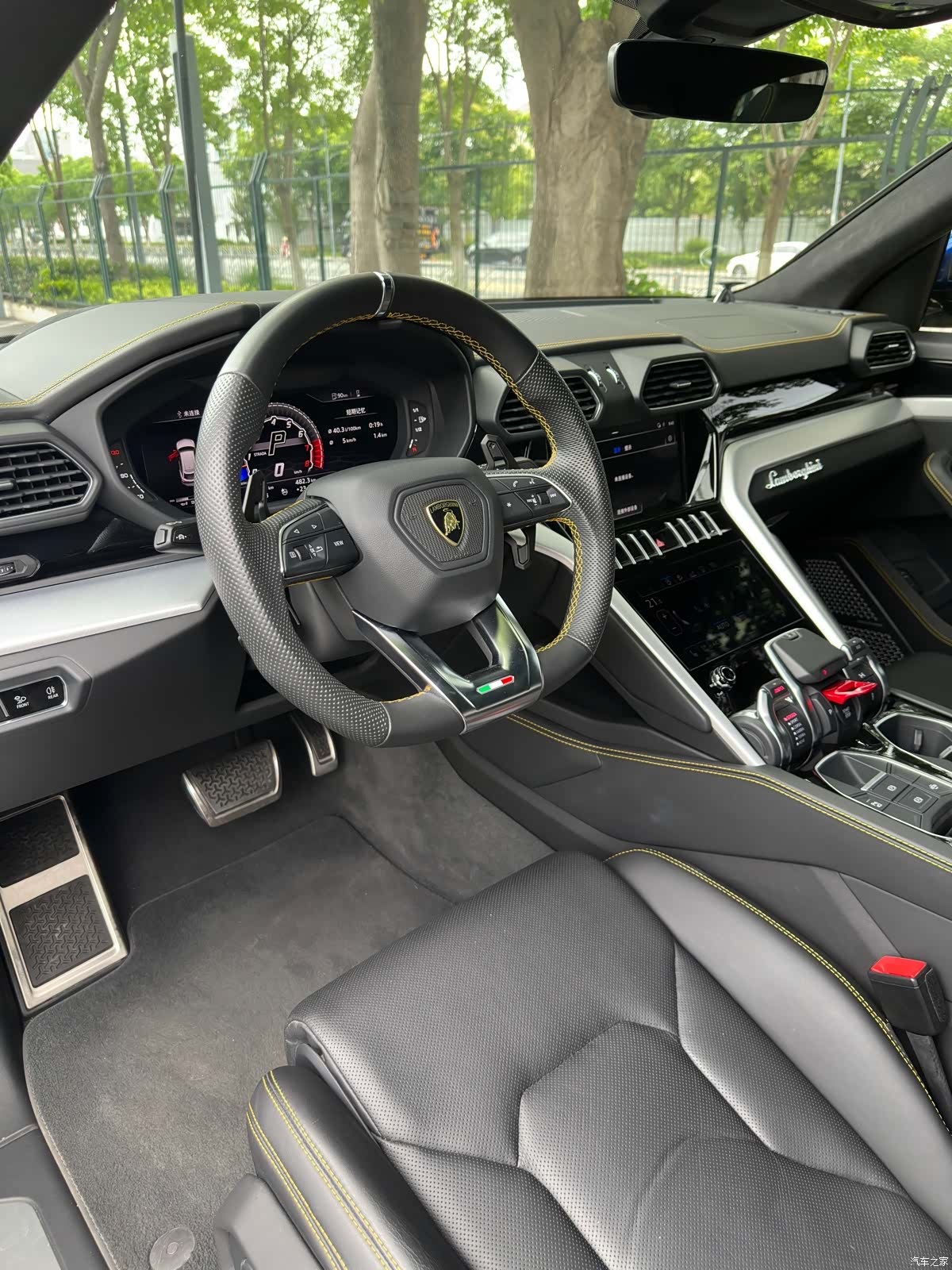Lamborghini Urus, 2020 9