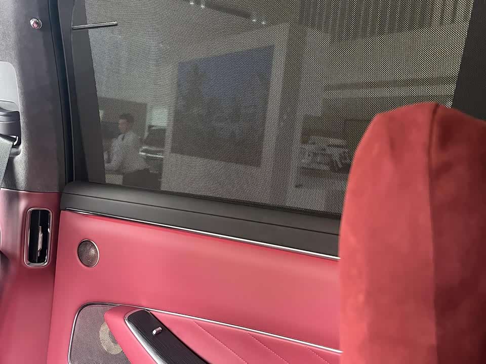 AITO Ask the world M8