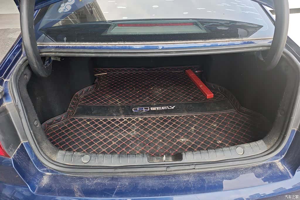 Geely Emgrand, 2019 4