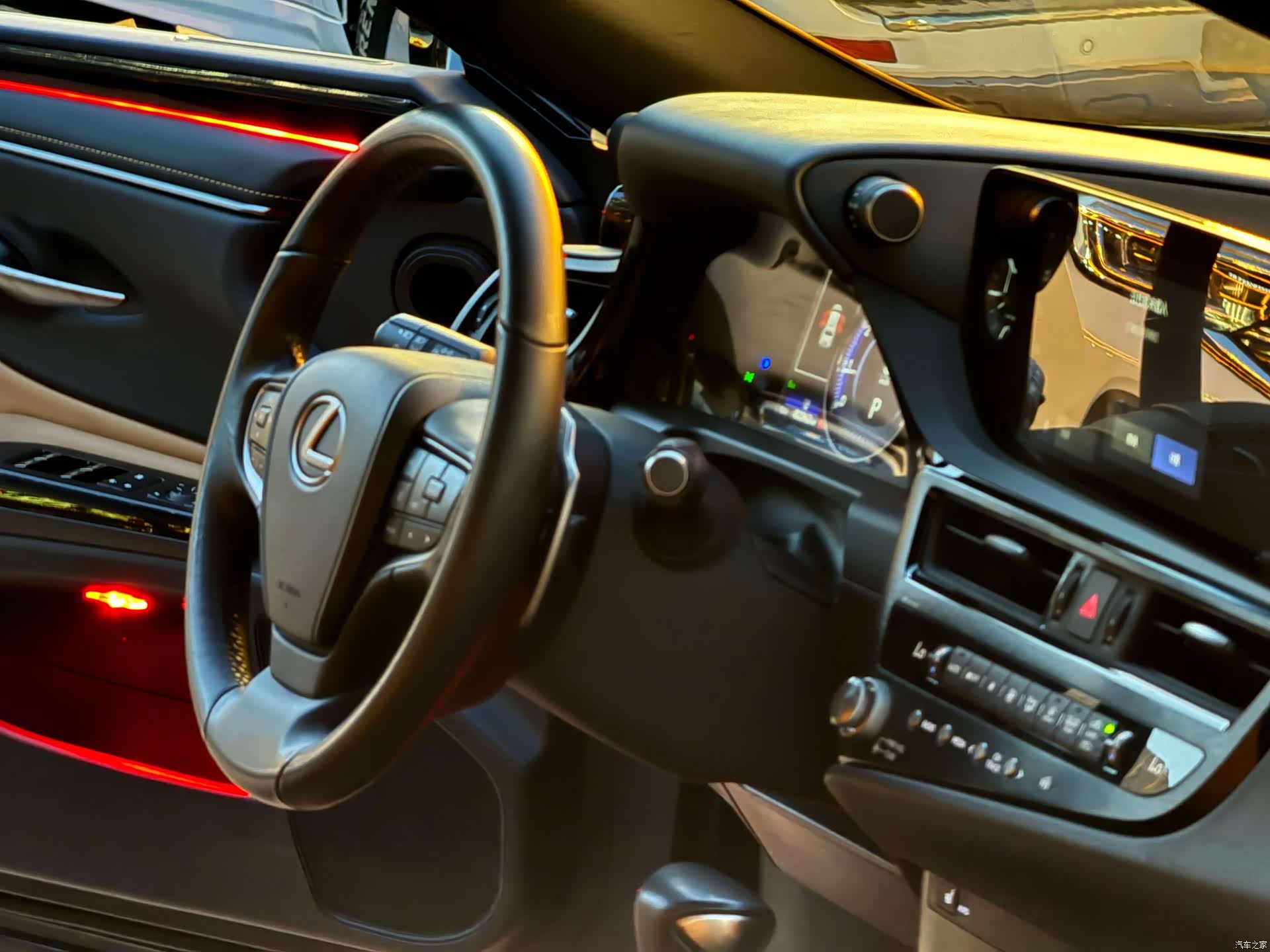Lexus ES, 2023 10