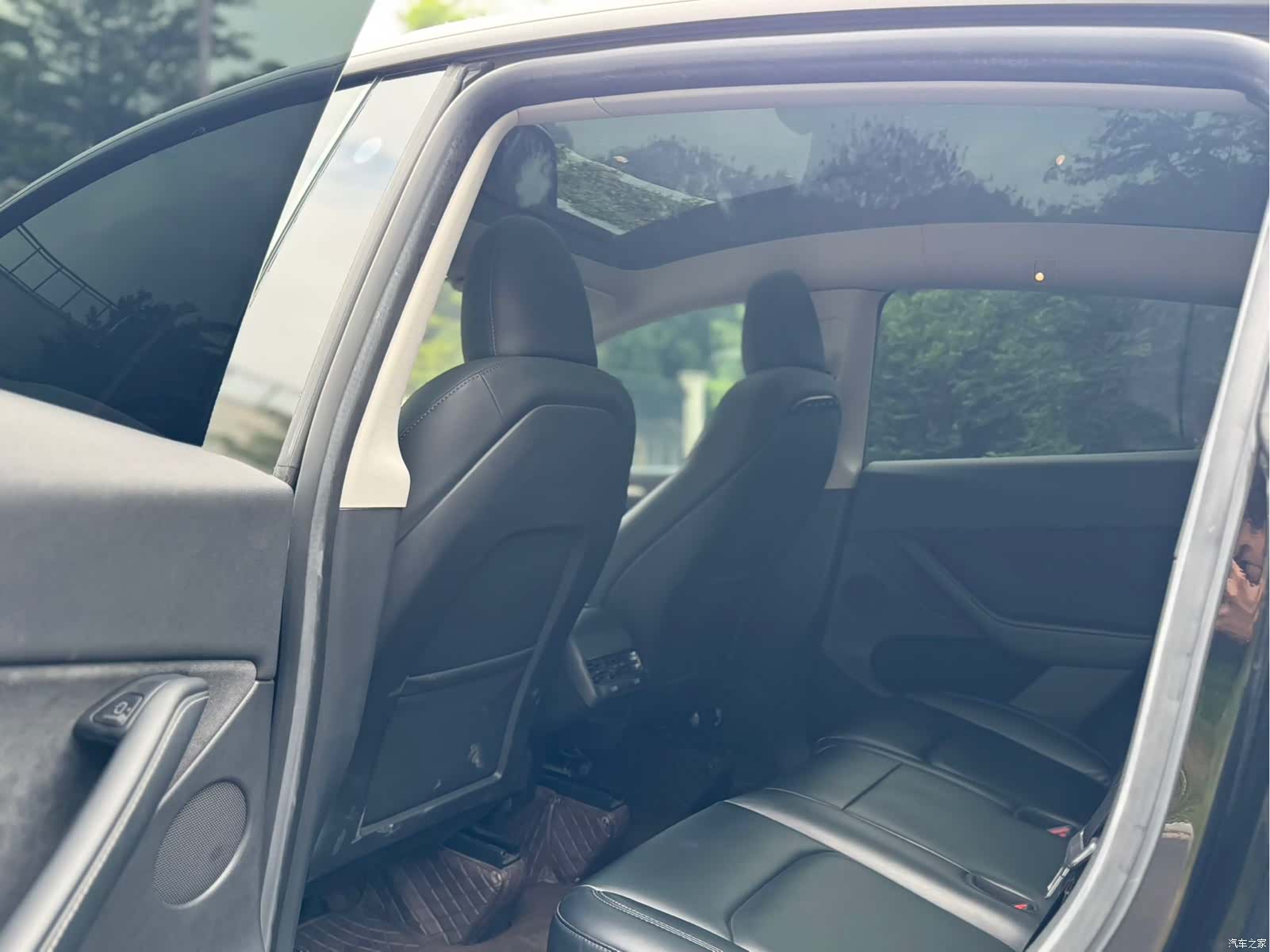 Tesla Model Y, 2023 6