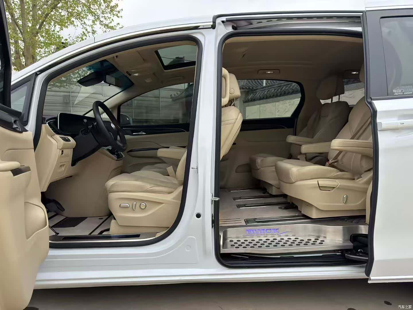 Buick GL8, 2023 4
