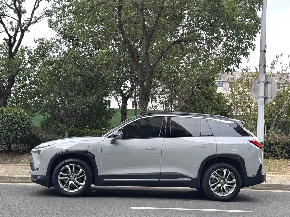 NIO ES6