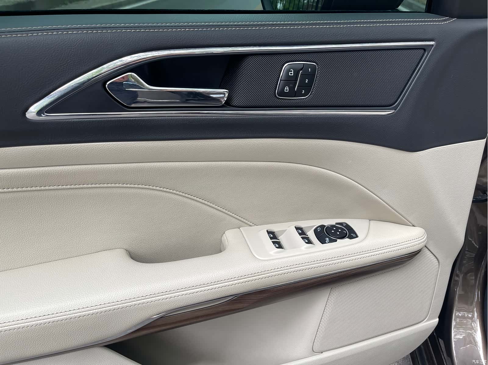 Ford Taurus, 2016 7