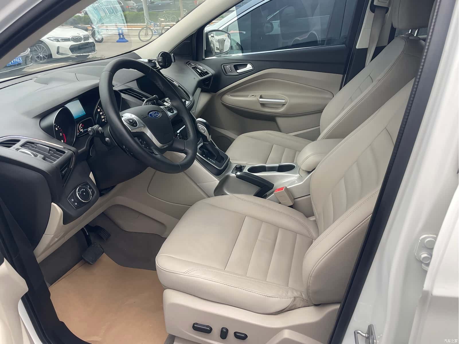 Ford Kuga, 2015 7