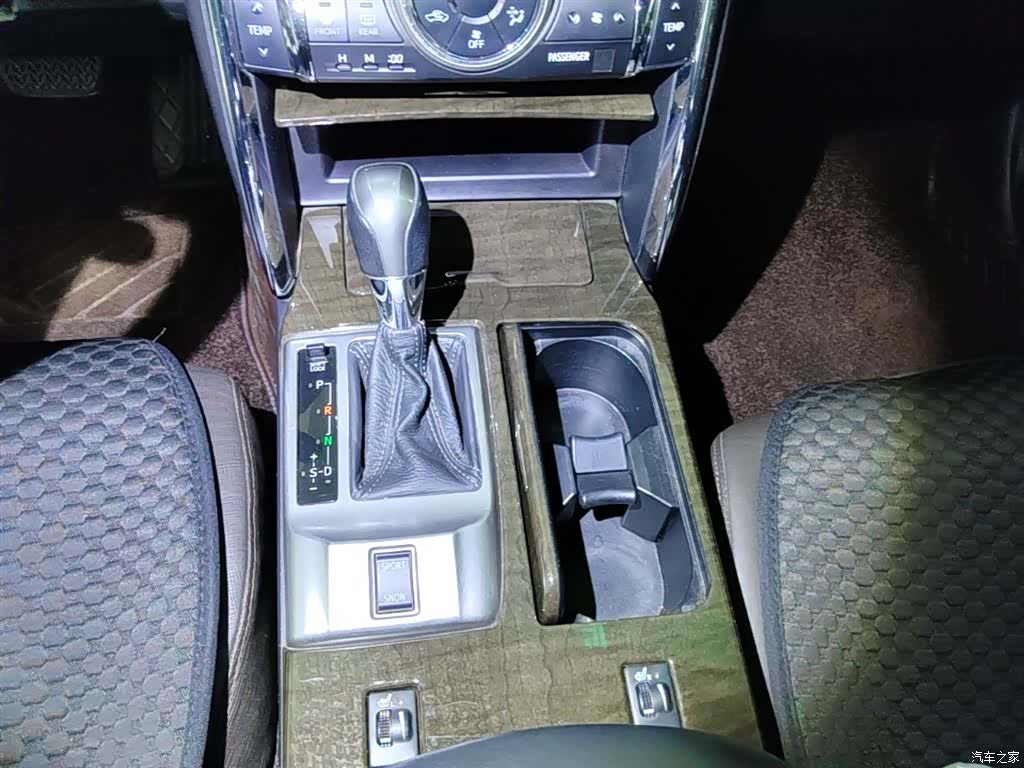 Toyota 2.5V, 2015 10
