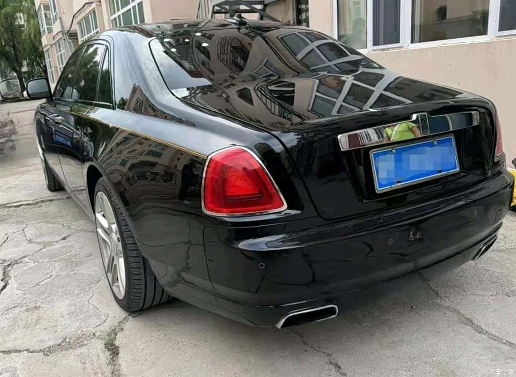 Rolls-Royce Ghost, 2011 6
