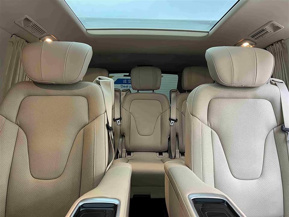 Mercedes-Benz V-class