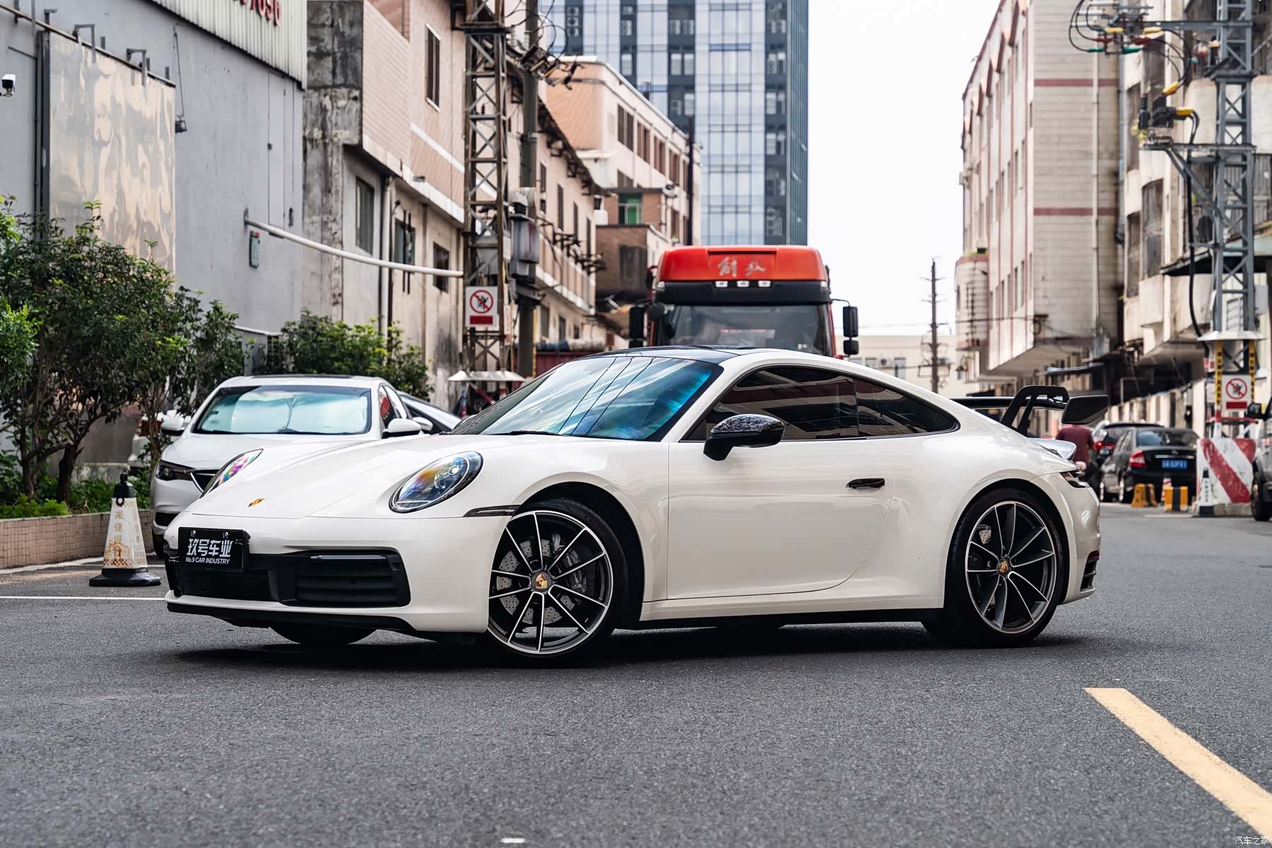 Porsche 911, 2023 1