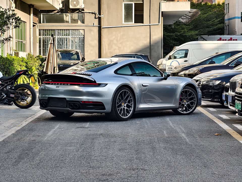 Porsche 911
