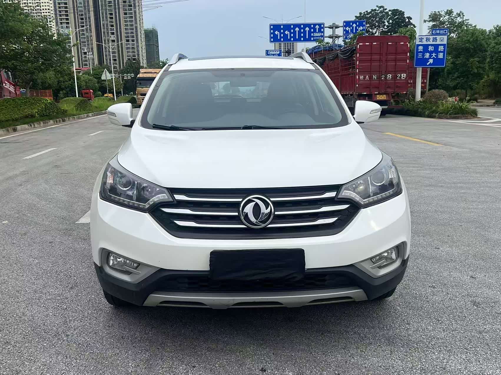 DongFeng AX7, 2015 2