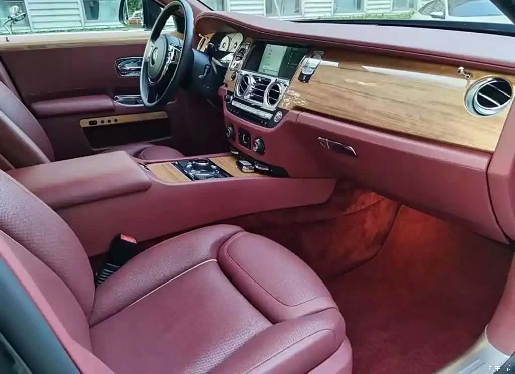 Rolls-Royce Ghost, 2013 7
