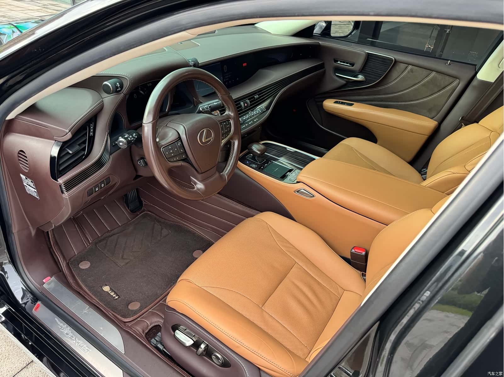 Lexus LS, 2019 10