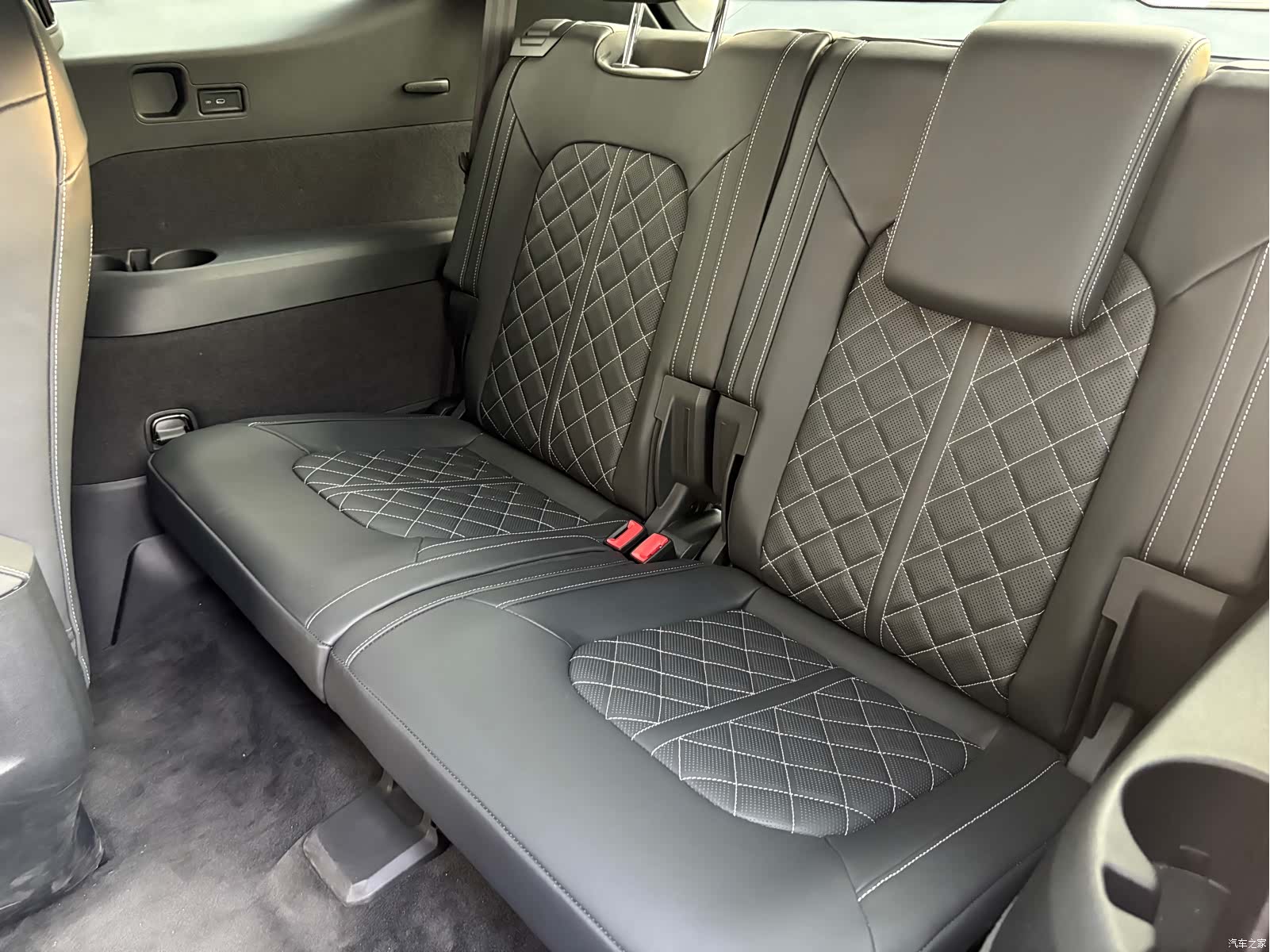 Audi Q6, 2025 10