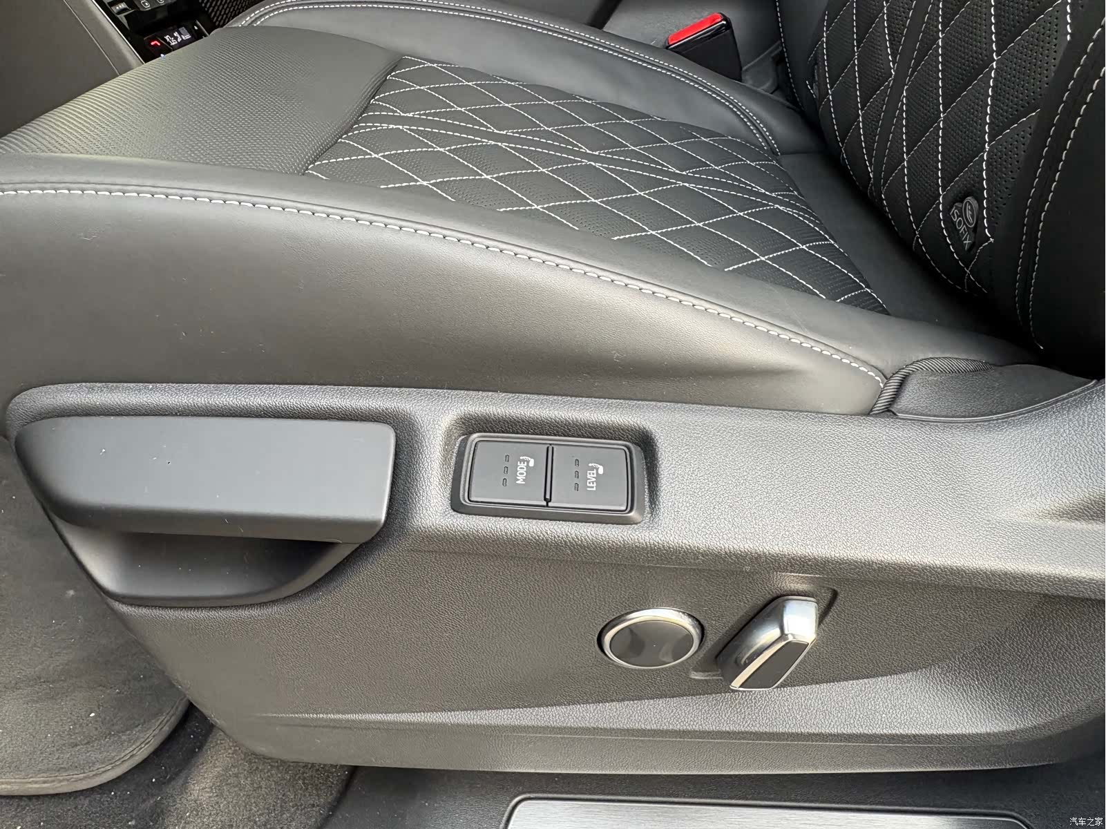 Audi Q6, 2025 8